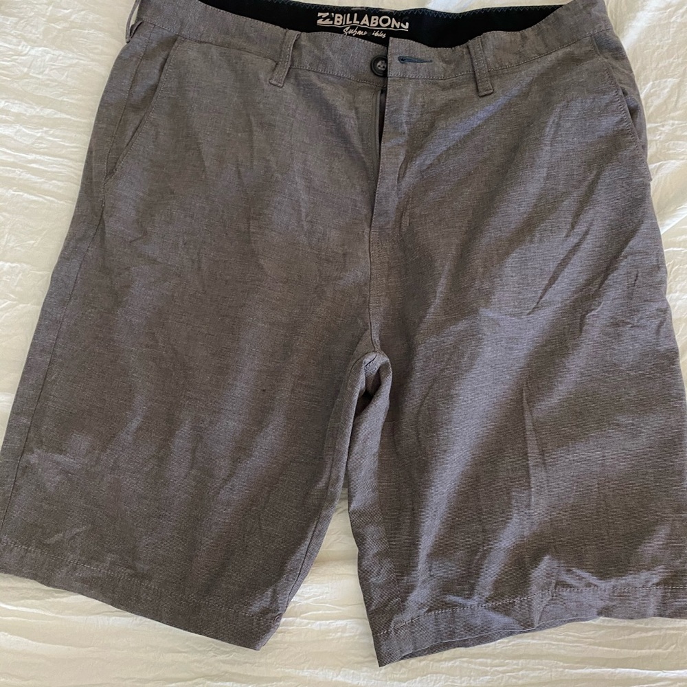 Men’s Billabong shorts, gray, 33